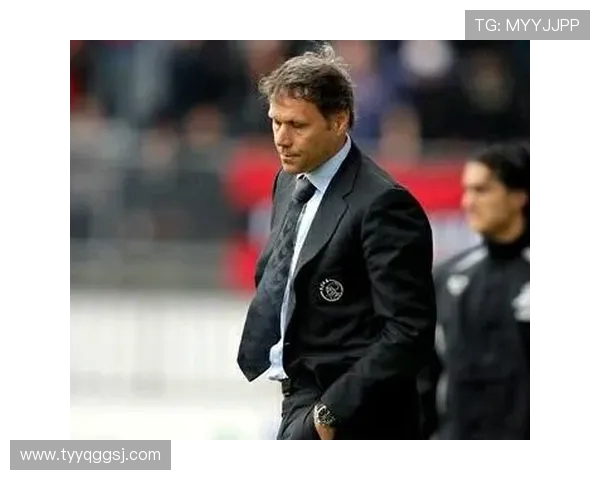 马尔科范巴斯滕的辉煌传奇与足球艺术巅峰时刻再现