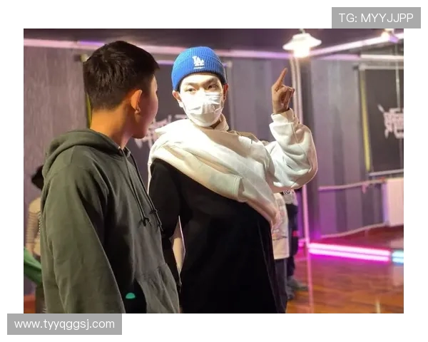 深圳街舞队在全国团队协作排行榜中荣登第4名展现出色实力与默契配合 深圳街舞队在全国团队协作排行榜中荣登第4名展现出色实力与默契配合