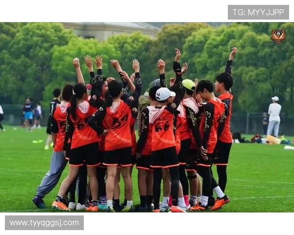 西安飞盘队与重庆飞盘队赛后复盘探讨团队协作与战术配合的成功之道